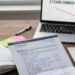 Estudio para el C1 Advanced, con notas sobre errores comunes. ¡Hay que aprobar todas las partes del C1!