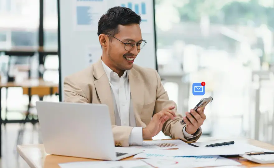 Correo formal en inglés - ejemplos, estructura y frases útiles