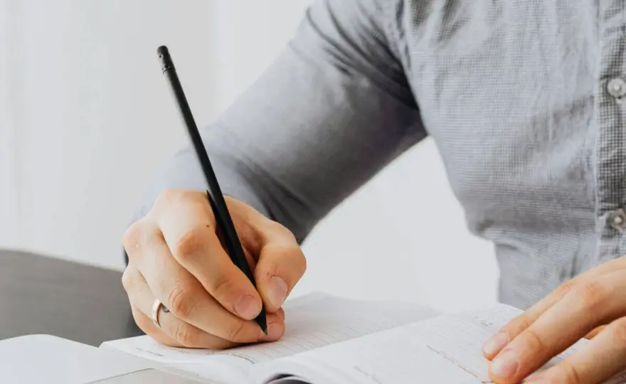 Cómo empezar una carta en inglés sin sonar forzado