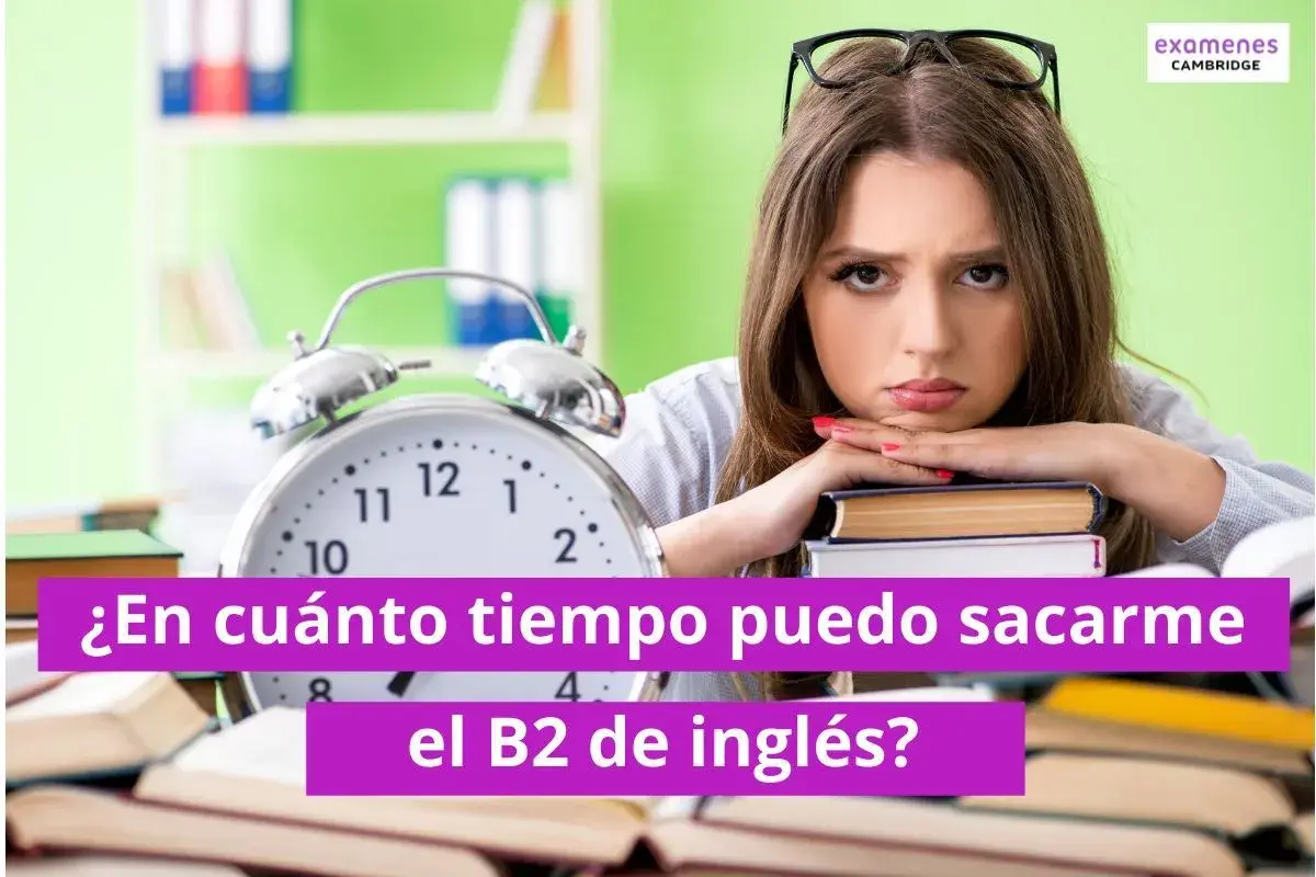 Joven preocupada mira un reloj y libros, preguntándose: "¿En cuánto tiempo puedo sacarme el B2 de inglés?".